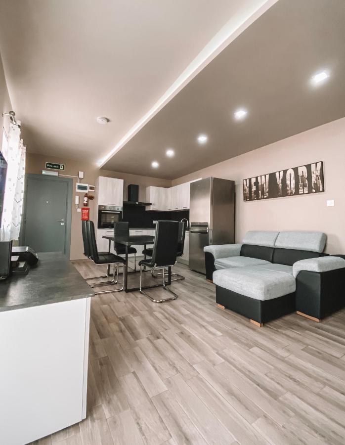 Lovely Modern Apartment In St.Julian St. Julian's Exterior foto